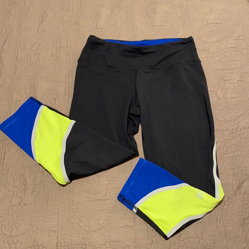 Victoria’s Secret knockout capris, size Medium